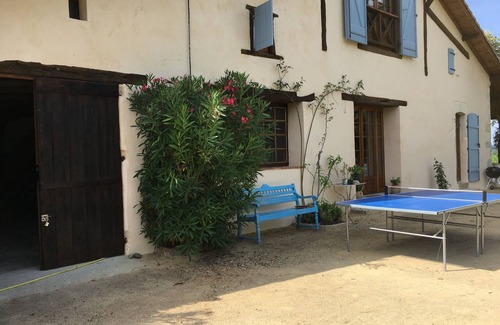 Pomarez House | Typical old Landes house in a large, tranquil park