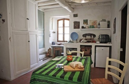 Laroque-des-Alberes House | Typical southern French village house with private garden. 15 min from the sea.