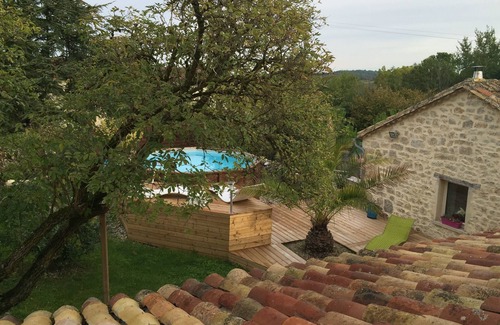 Sauzet House | TYPICAL STONE HOUSE 4 TO 6 PERS SWIMMING POOL AND JACUZZI, NEAR CAHORS AND MONTCUQ