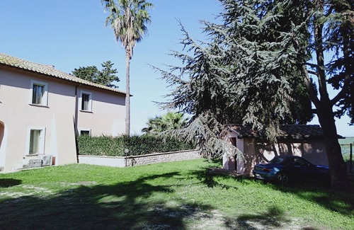 Lido di Tarquinia Apartment | Typical Tuscan farmhouse