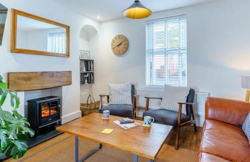 Llanrhidian Higher House | Tyr Llyr
