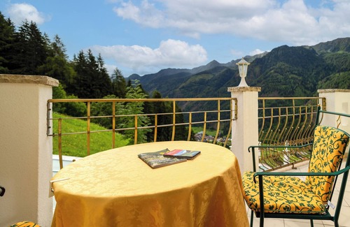 Selva dei Molini Apartment | Tyrolean Chalet Apartment in Mountain Hideaway with SPA