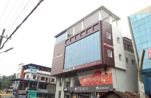 Perintalmanna Hotel | U C plaza