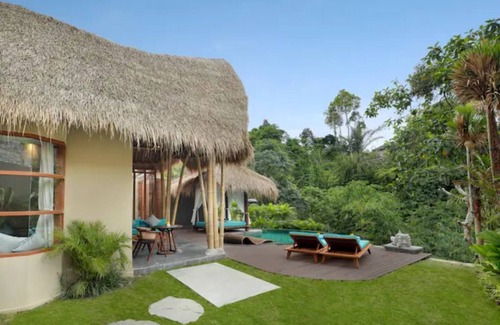 Kenderan Villa | UB1009-1 Bedroom Royal River View Villa in Ubud