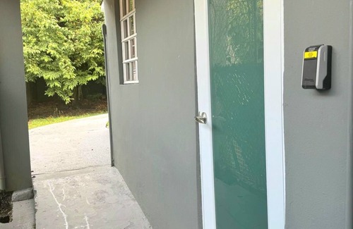 Puerto Nuevo Apartment | Uber to Bad Bunny Concert! Modern Studio near Choli