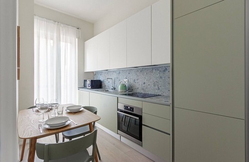 Tricolore Apartment | Uberto Visconti Di Modrone b, Luxury 1 Br Apartment By Halldis