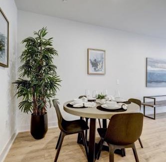 Montrose Apartment | UBP - Brand New Midtown Montrose 1 Bd Apt