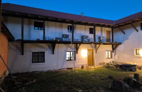 Skalice Apartment | Ubytování u řeky Lužnice na statku ,U stříbrné podkovy"