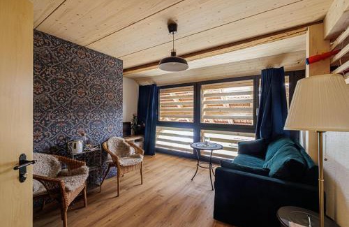 Meikirch House | Uelis-Stöckli-Gästezimmer auf Bauernhof mit Billiard und Alpakatrekking