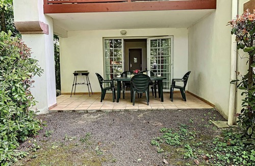 Uhart-Cize Apartment | UHART-CIZE, apartment for 4, residence with pool