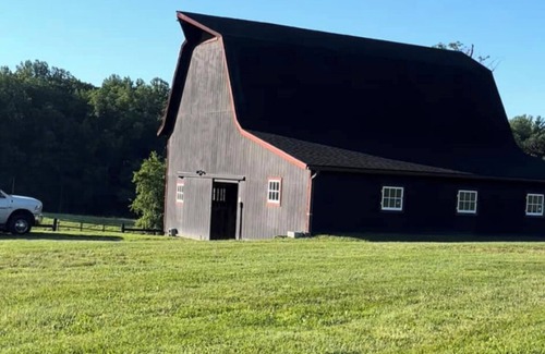 Batesville House | UHE - Unforgettable Equestrian Adventure in the Blue Ridge Mountains
