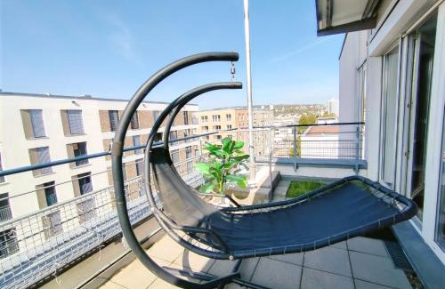 Ulm Apartment | Ulmer Penthouse für 7, Arbeitsplatz, XXL-Dachterrasse, Grill, Wii