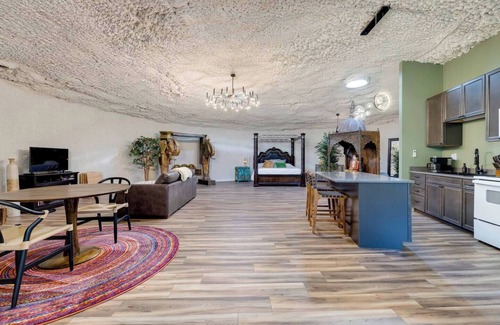 Stanley Apartment | Ultimate Adults-Only Romantic Hideaway | Seclusion, Hot Tub & Views