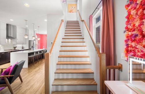 Hadley - Washington House | Ultimate Bach 10min to DT, Insta Walls Every Room