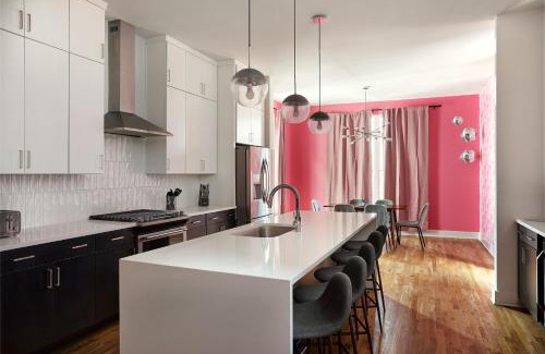 Hadley - Washington House | Ultimate Bach 10min to DT IG Walls Every Room