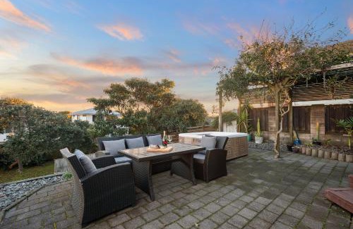 Mount Maunganui House | Ultimate beach location