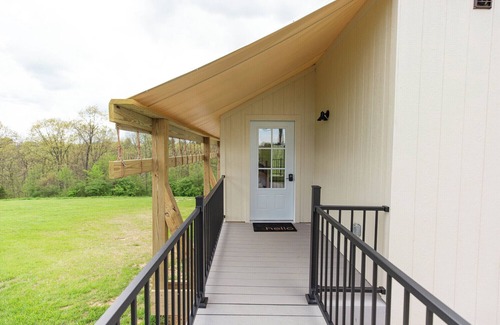 Williamstown Apartment | Ultimate Family Glamping Tent (w/twisty slide)