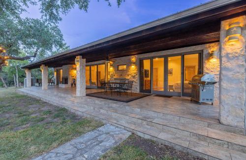 Hays County House | Ultimate Hill Country Retreat, POOL, Creek, Sleeps 10