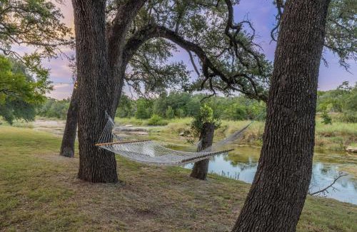 Hays County House | Ultimate Hill Country Retreat, POOL, Creek, Sleeps 10