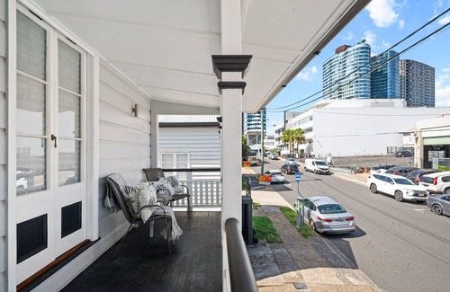 Fortitude Valley House | Ultimate Location! Whole House, no Shared Spaces. Pets and Kids Warmly Welcome!