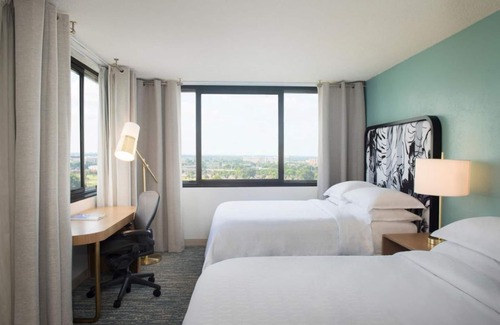 Seybold Hotel | Ultimate Miami Experience! Walk to Miami International Airport!