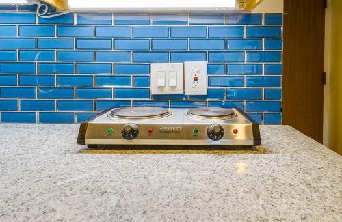 North Park City Apartment | Ultimate Park City Studio with Pool and Hot Tub!