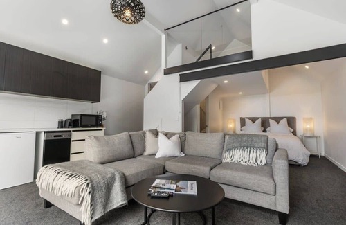 Mangawhai Villa | Ultimate Retreat: Lux Villa w/Stunning Views