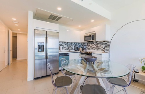 Noord Condo | Ultimate Tech experience in this Ocean-view condo