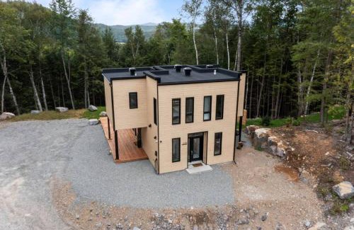 La Conception Ski Chalet | Ultra Luxurious Modern Chalet Private Jacuzzi