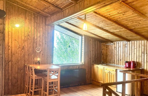 Busteni Villa | UMANI Retreat: A Serene Getaway in Buşteni