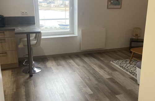 La Cite Apartment | Un apt Meublé Avec une vue sur le Port des Bas Sablons et un Parking Gratuit