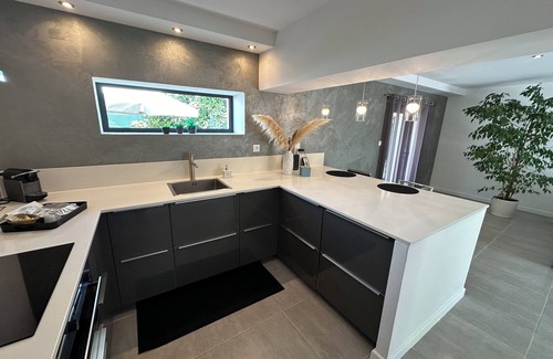 Istres House | Un Petit Coin De Provence - Istres - Modern house with heated pool, beaches