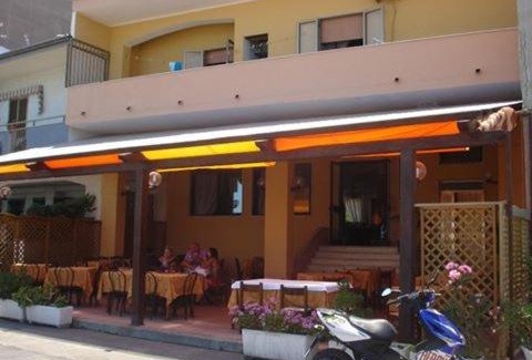 Crucoli Bed & Breakfast | Un posto al sole