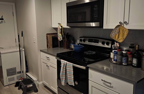 Providence Condo | Un-Wine 1-bedroom condo with WiFi, AC in lovely North Providence