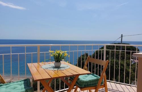 Bergeggi Apartment | Una finestra sul mare Home 2