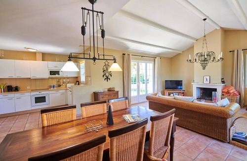 Vasles Villa | Unabhängige Villa, 2 Bäder 6 Personen