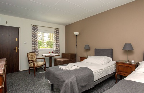 Niepolomice Hotel | Under Oak 2 double rooms/option up to 20 person in total. Breakfast on request