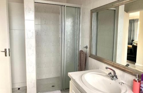 Humewood Apartment | Underafricanskys, Humewood