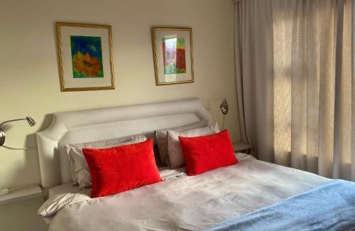 Humewood Apartment | Underafricanskys, Humewood