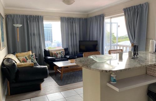 Humewood Apartment | Underafricanskys, Humewood