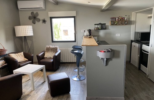 Boos Apartment | Une Annexe Avec Bureau Pour Télé Travail