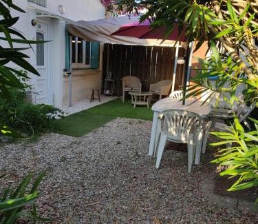 Carpentras House | Une petite maison dans un quartier calme dans la zone verte proximité tous commerces