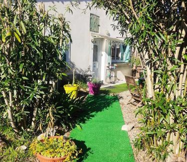 Carpentras House | Une petite maison dans un quartier calme dans la zone verte proximité tous commerces