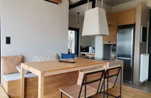 Vlakhia House | Une Villa Avec Confort et Vue, Juste à Côté de la mer et la Montagne