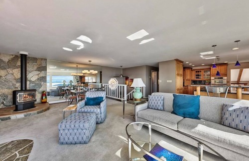 Lakeridge House | Unforgettable Sunsets in Tahoe