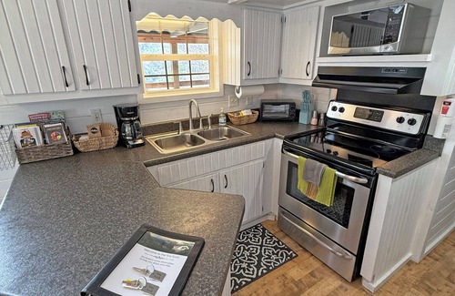 Bryson City Cabin | Unforgettable Views of Mountains & Lake - Quiet in Nature - Fragrance Free