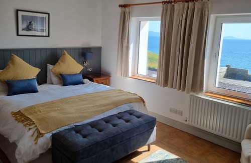 Dingle House | Uninterrupted Sea Views at Tra Cinn Aird Near Dingle