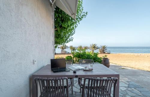 Sitia House | Unique 2 BDR Popi Villa IN FRONT of the SEA