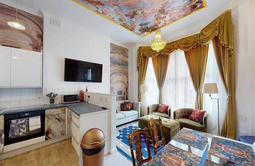 Golborne Apartment | Unique 2BR in Notting Hill 5min from Tube Station