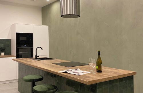 Ujlipotvaros Apartment | Unique 4-bedroom, 4-bathroom apartment in the heart of Budapest.
